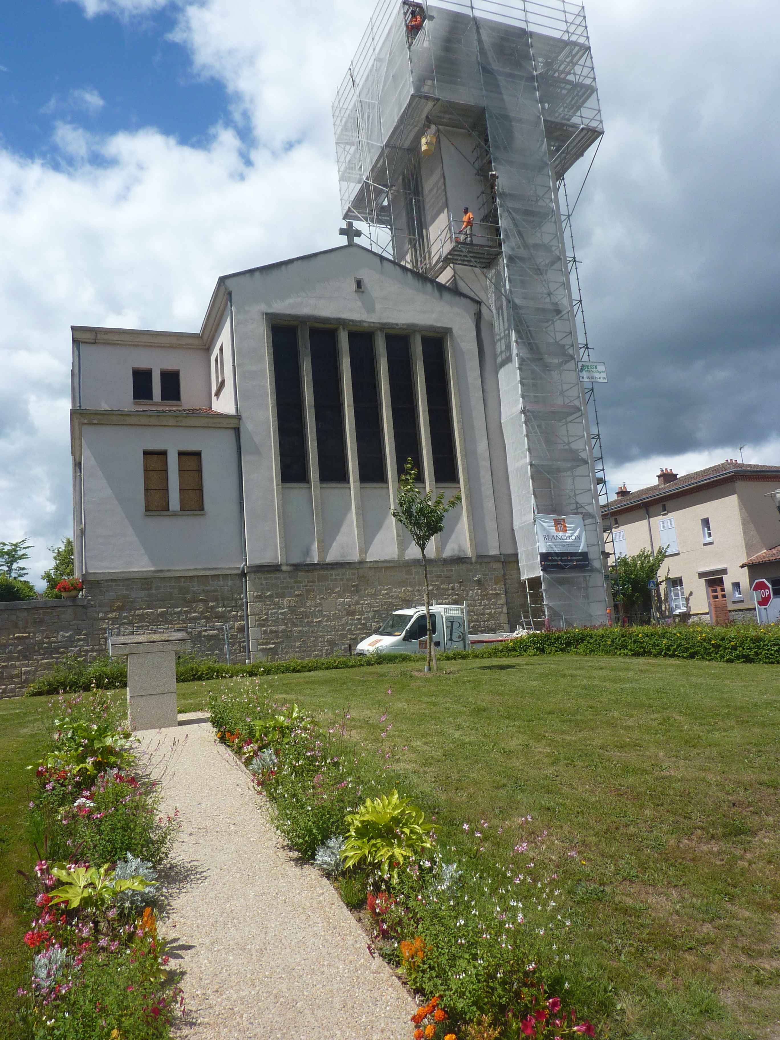 Photos de Eglise Moderne De Oradour Sur Glane