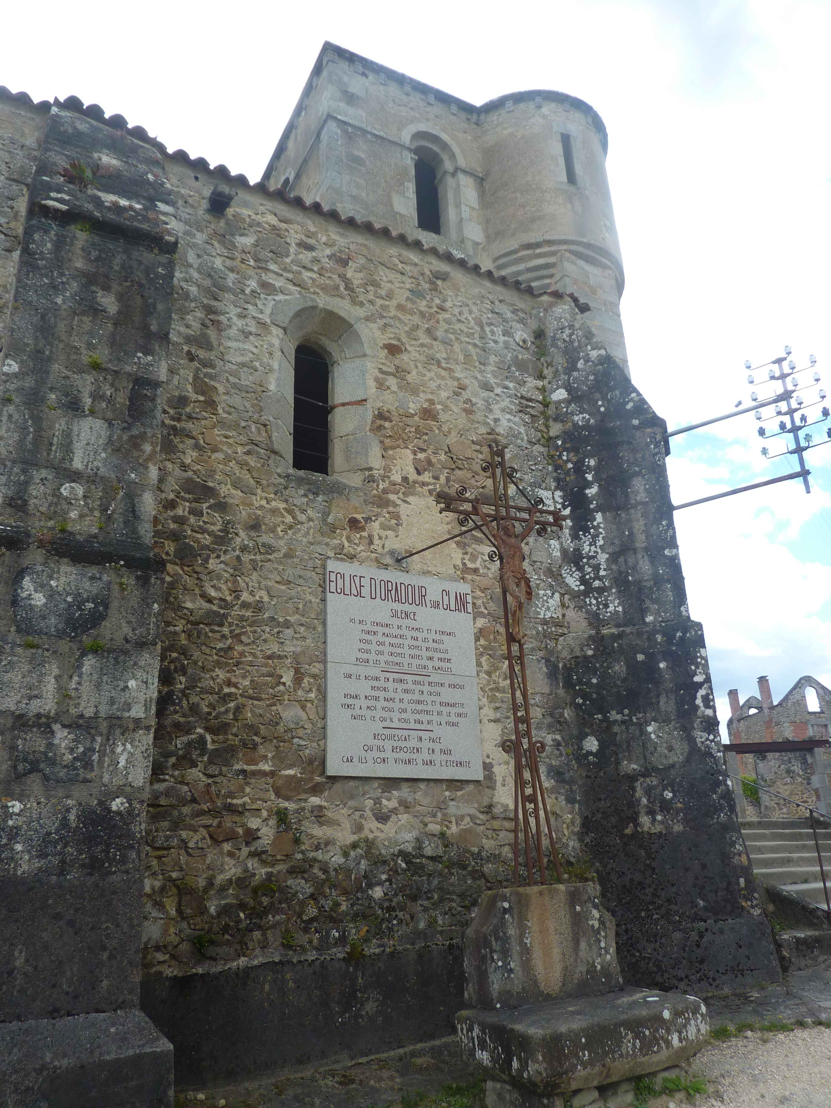 Photos de Plaque Commemorative Sur L Eglise De Oradour Sur Glane