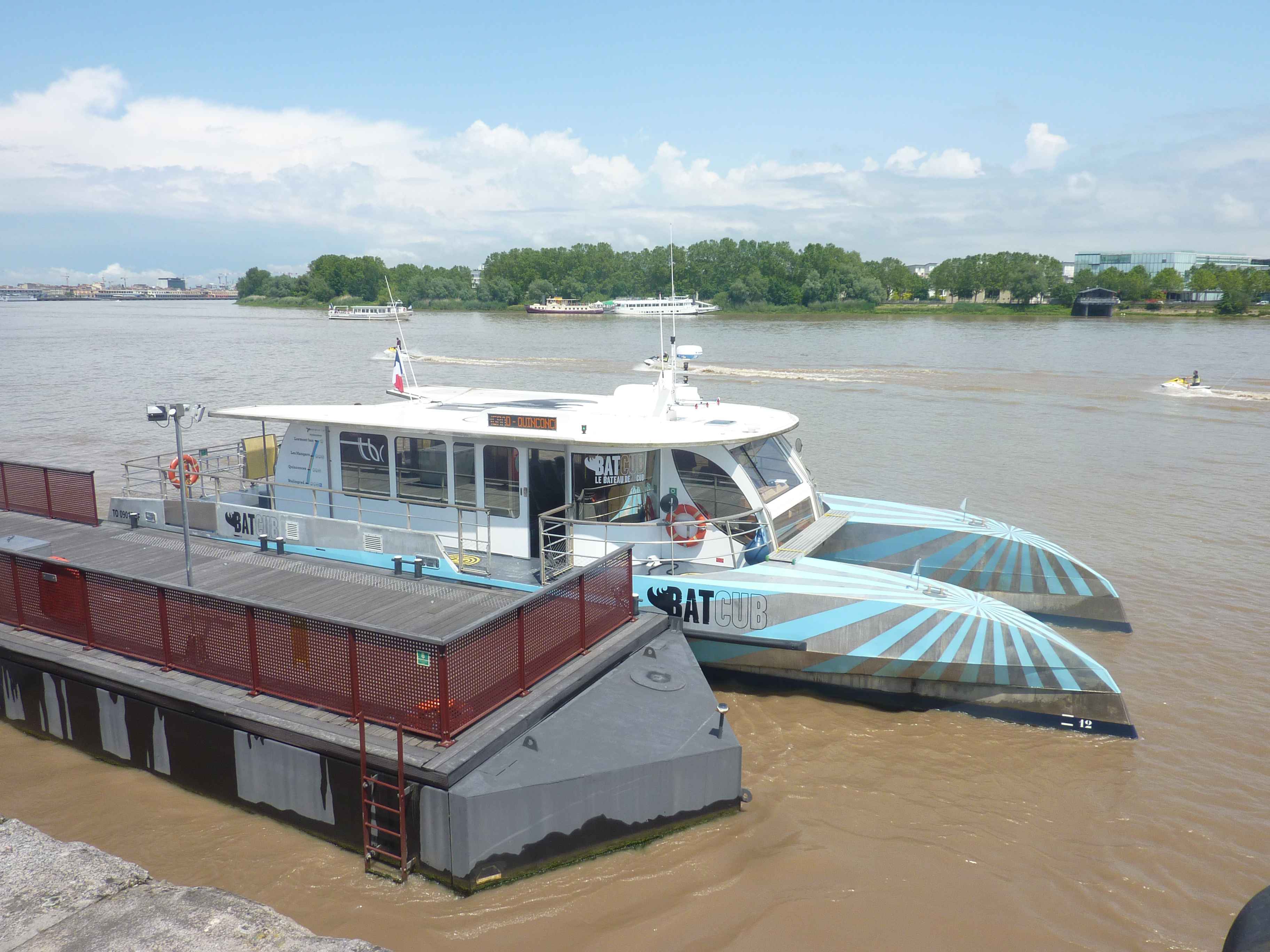 Traversée de la Garonne à Bordeaux