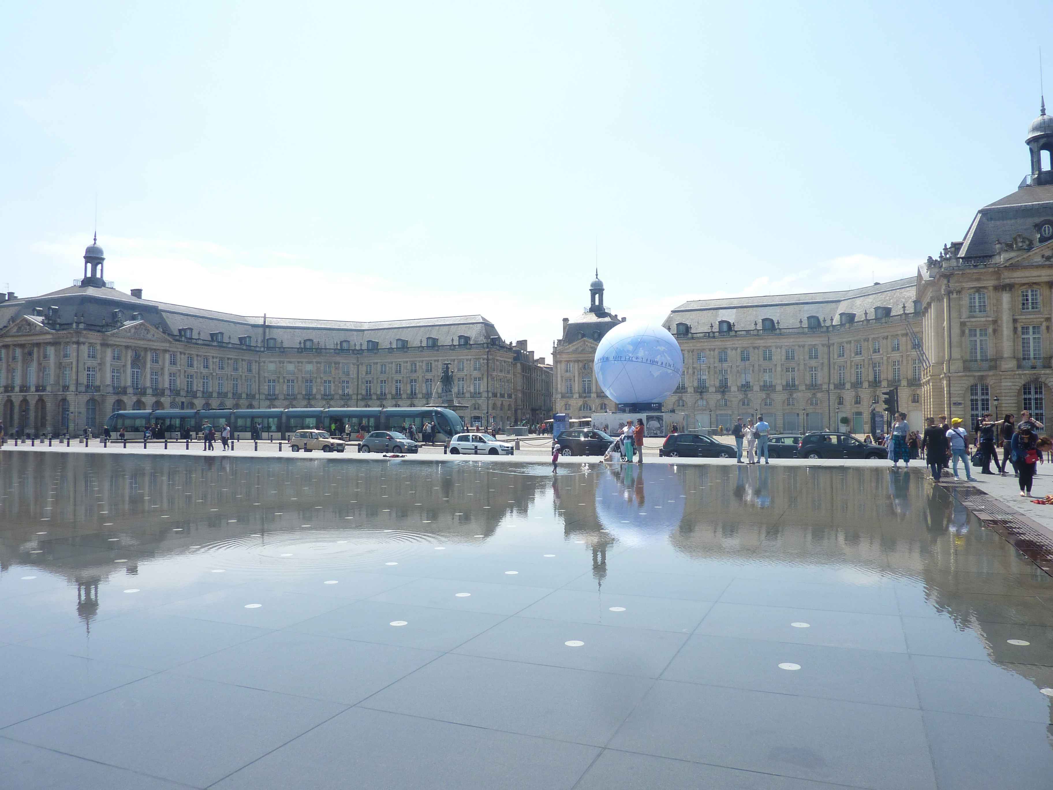 Place de la bourse en été